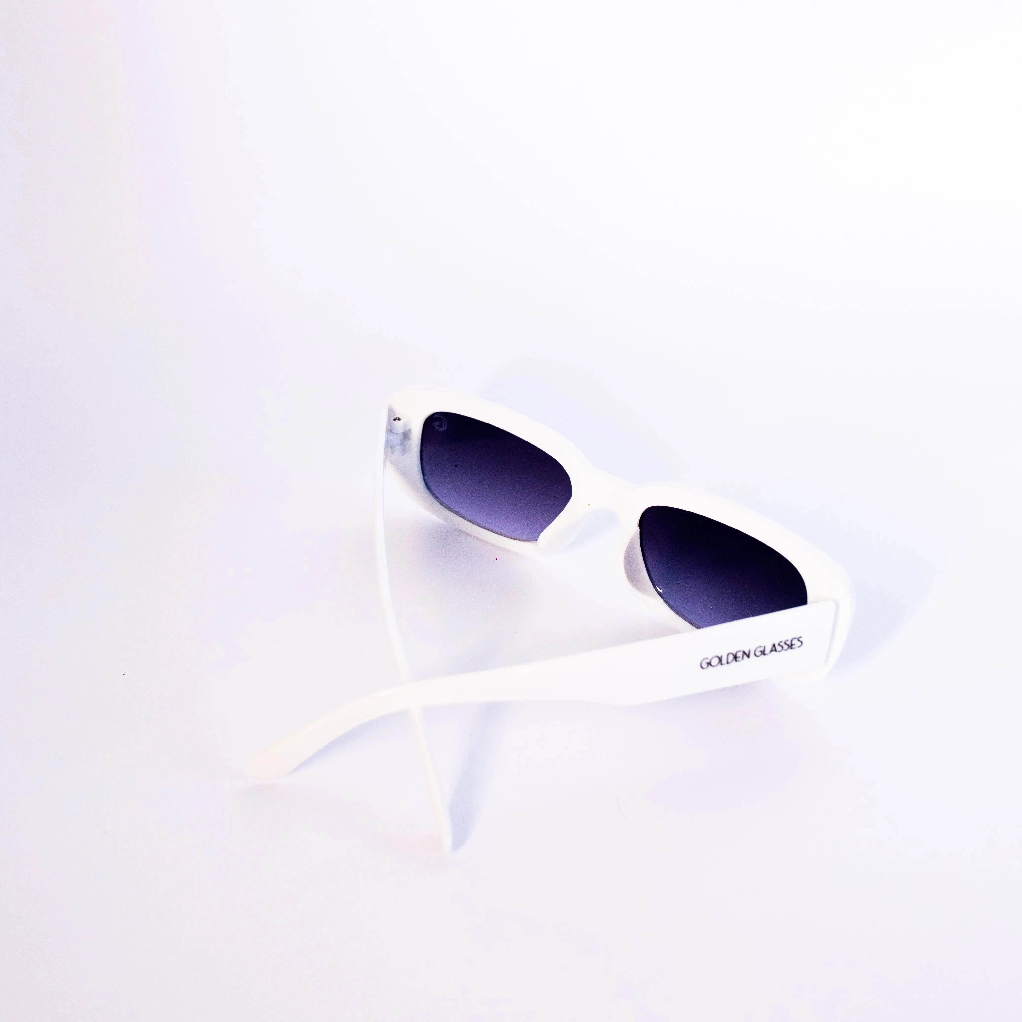 Óculos de Sol Retrô Branco - Golden Glasses