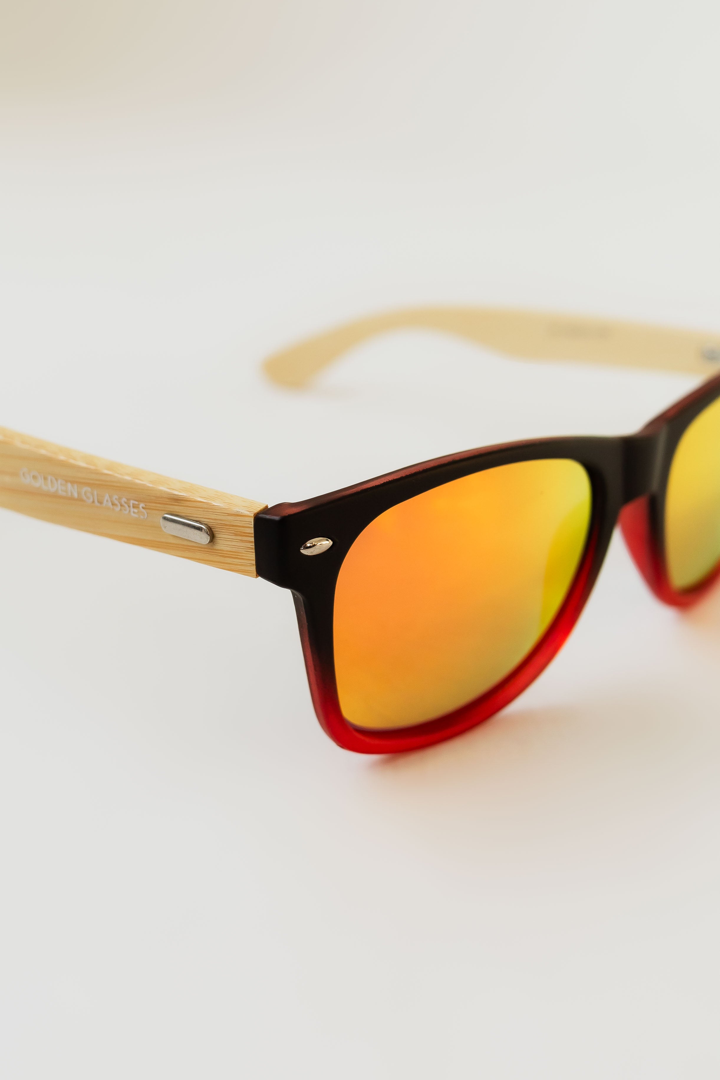 Óculos de Sol Unissex Burn Preto e Vermelho