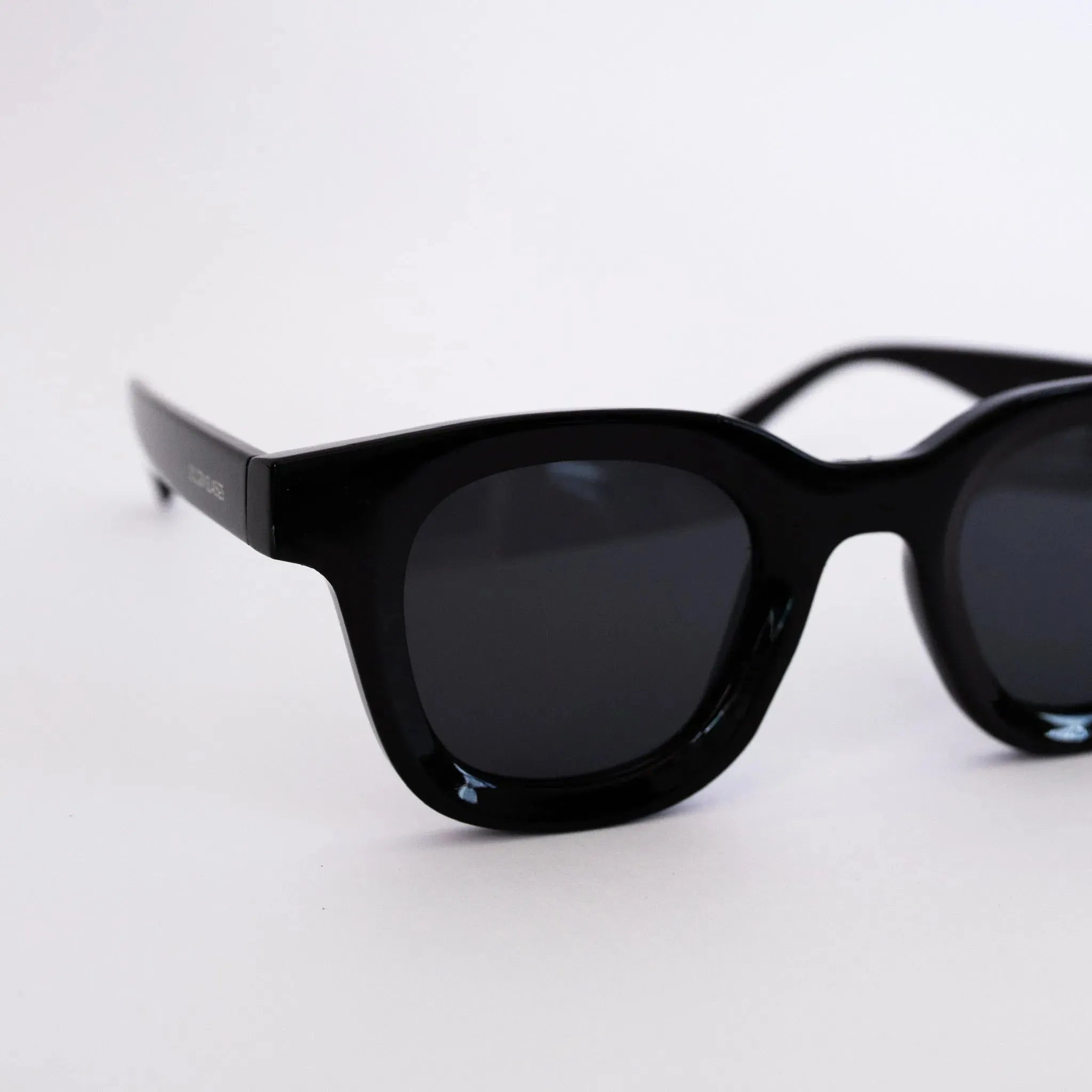 Óculos de Sol Glow Preto - Golden Glasses