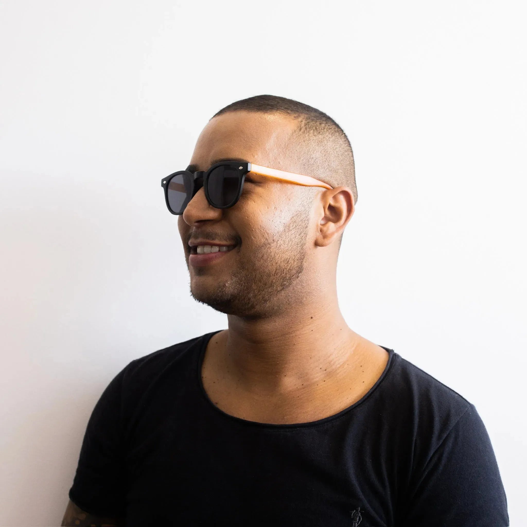 Óculos de sol Logan Preto e Laranja - Golden Glasses