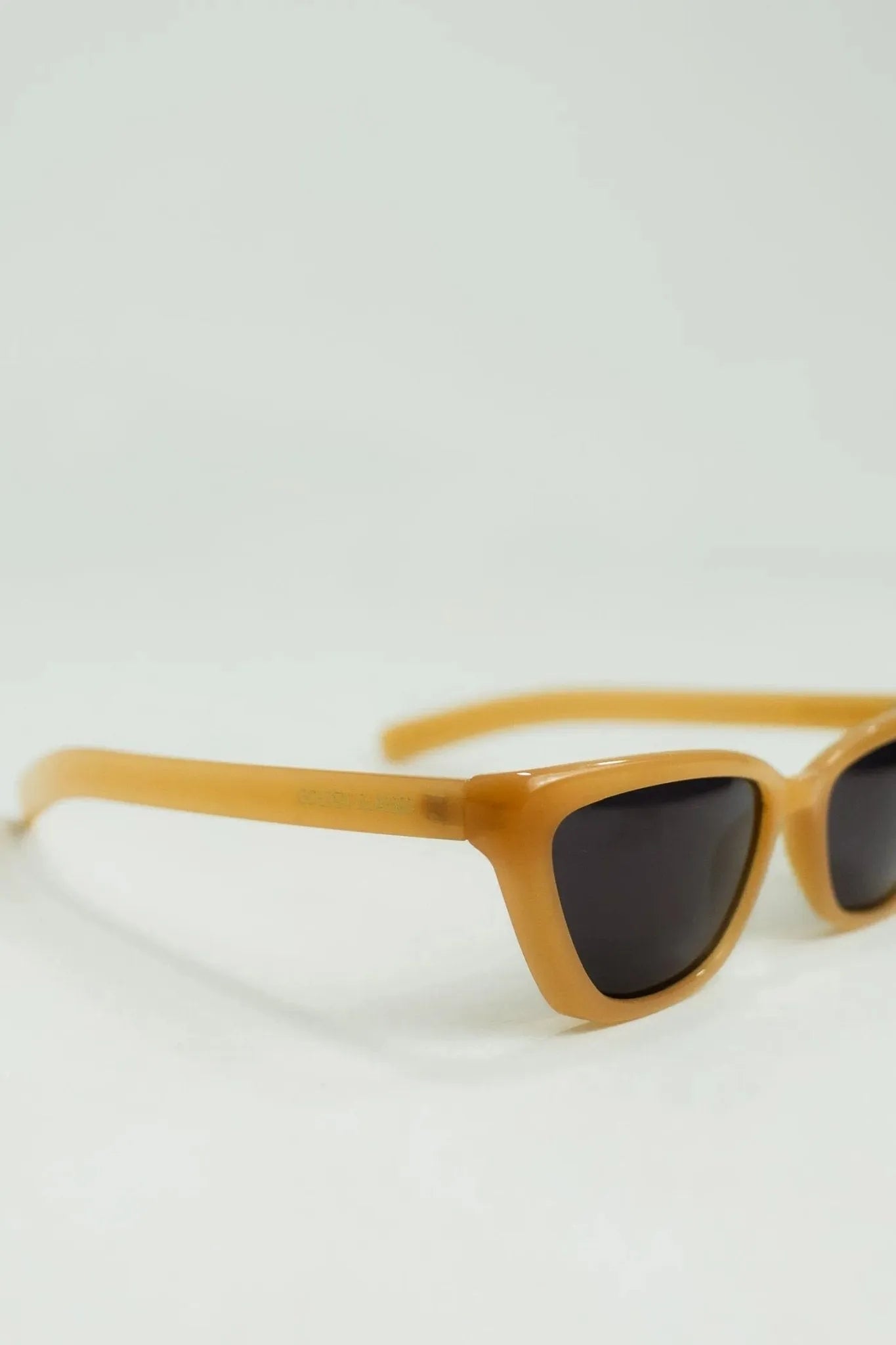 Óculos de sol Vibes Caramelo - Golden Glasses