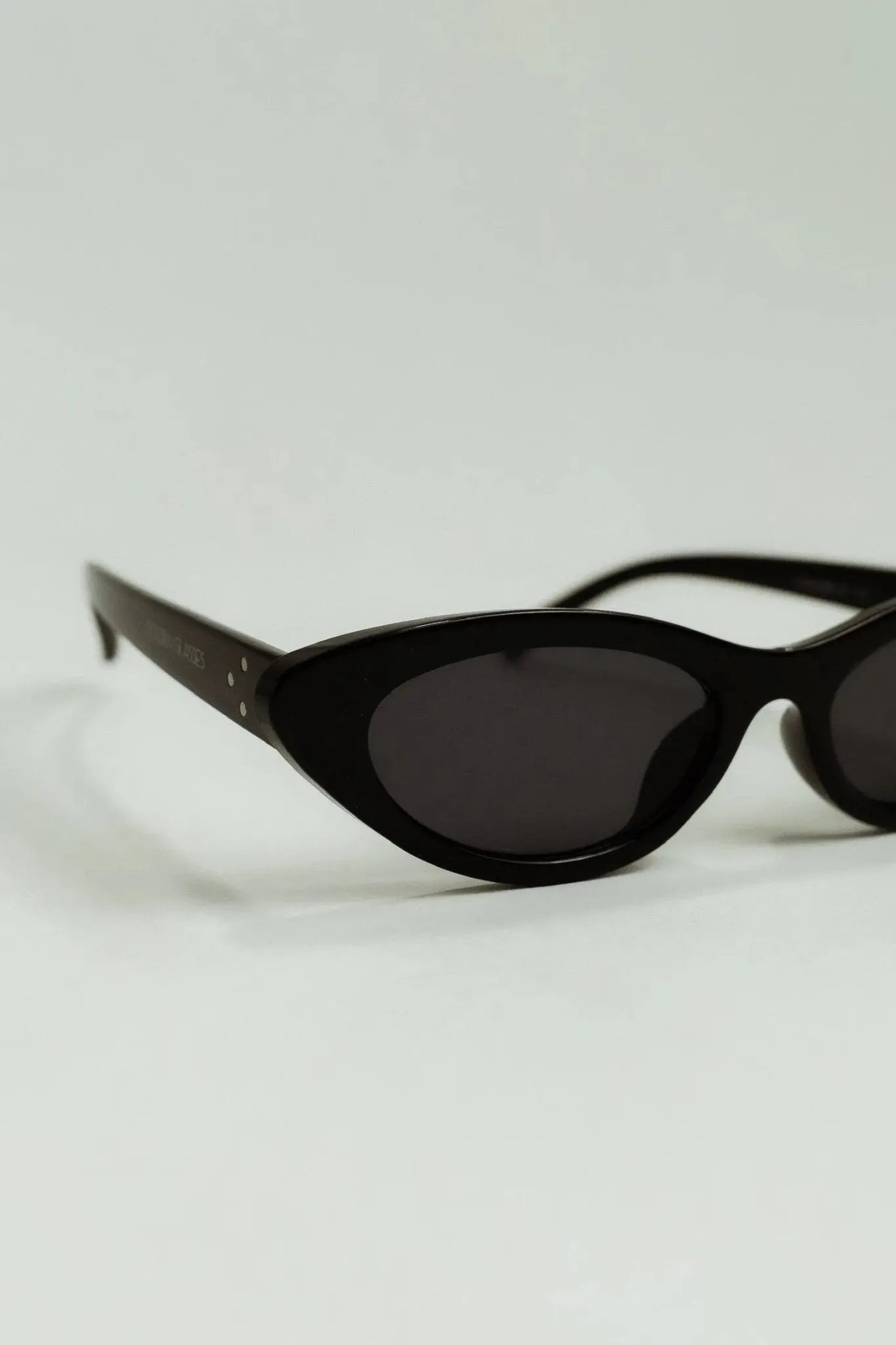 Óculos de sol Feline Preto - Golden Glasses